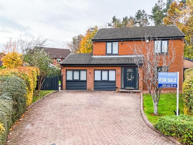 5 bedroom detached house for sale