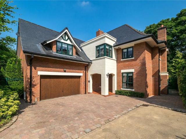 5 bedroom detached house for sale