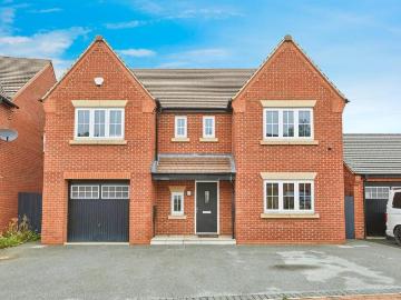 5 bedroom detached house for sale
