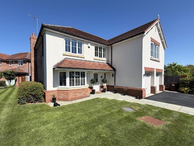 5 bedroom detached house for sale