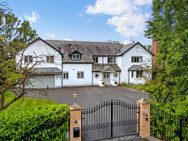 5 bedroom detached house for sale