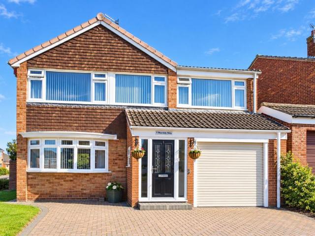 5 bedroom detached house for sale