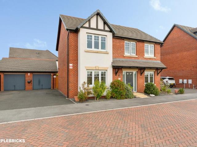 5 bedroom detached house for sale