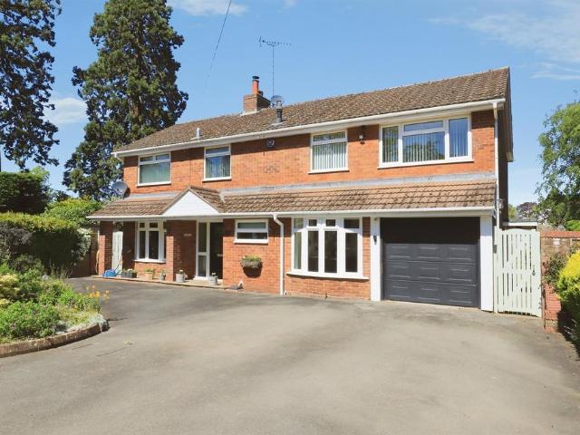 5 bedroom detached house for sale