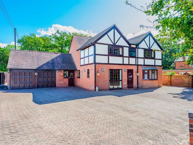 5 bedroom detached house for sale