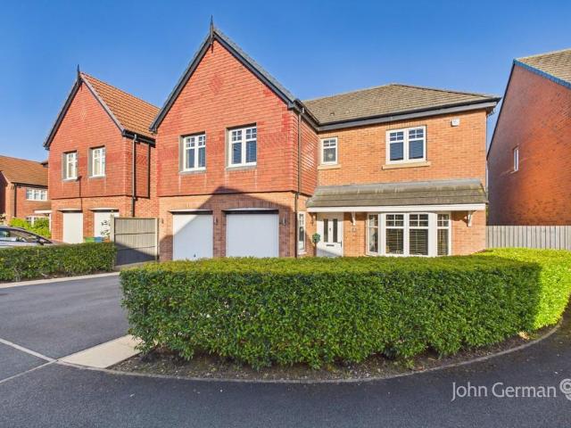 5 bedroom detached house for sale