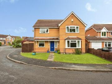 5 bedroom detached house for sale