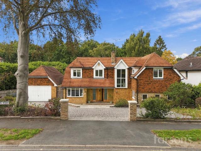 5 bedroom detached house for sale