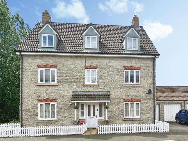 5 bedroom detached house for sale