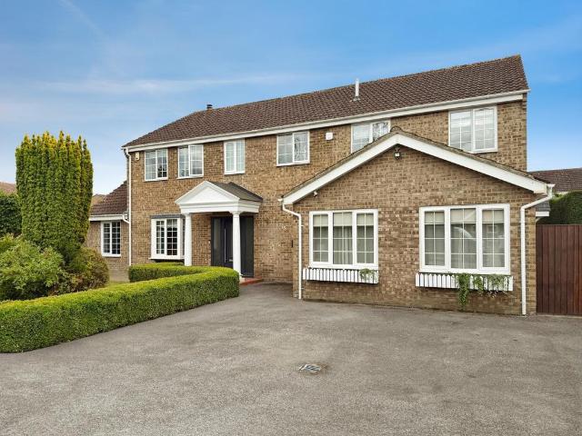 5 bedroom detached house for sale