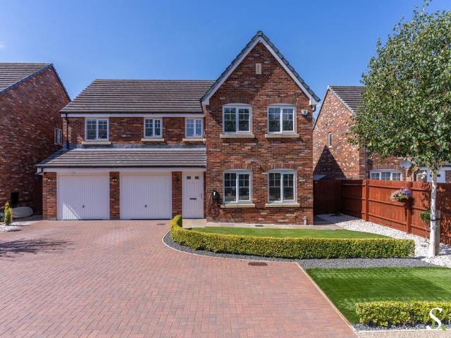 5 bedroom detached house for sale