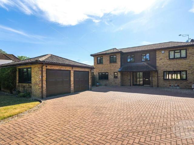 5 bedroom detached house for sale