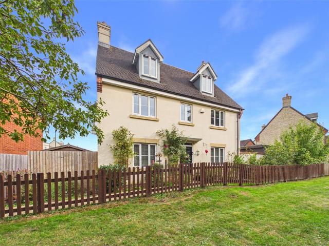 5 bedroom detached house for sale