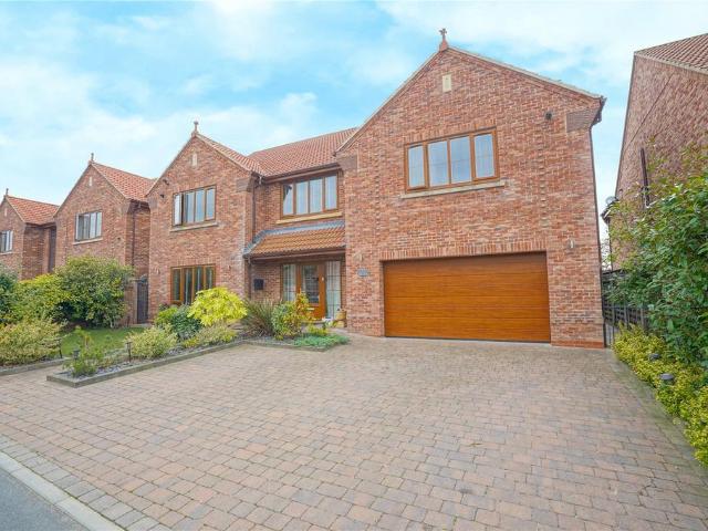 5 bedroom detached house for sale