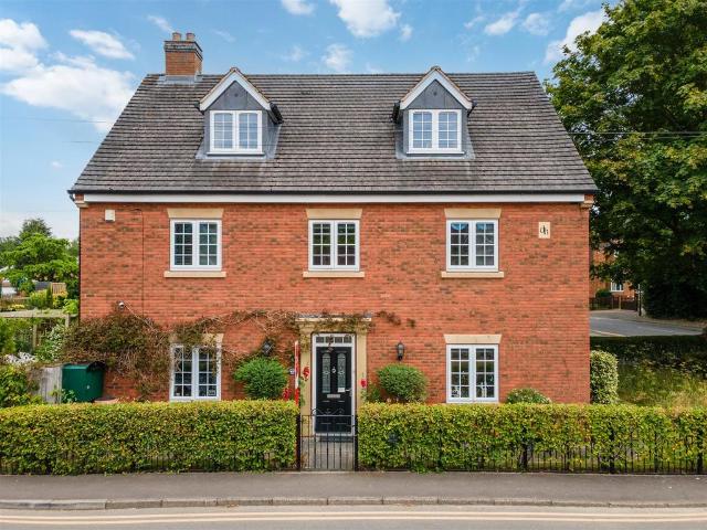5 bedroom detached house for sale