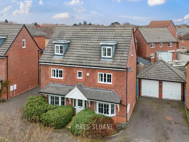 5 bedroom detached house for sale