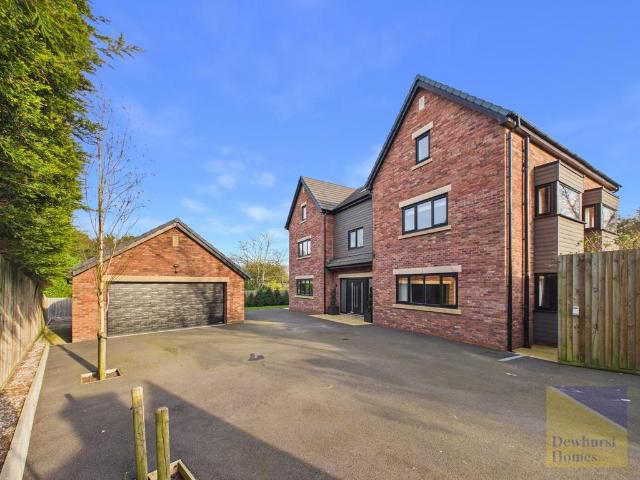 5 bedroom detached house for sale