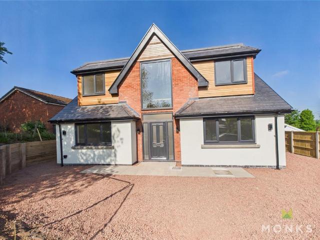 5 bedroom detached house for sale