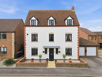 5 bedroom detached house for sale
