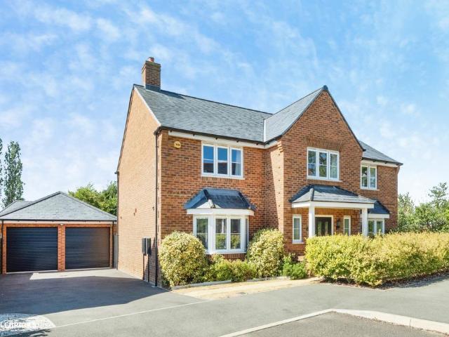 5 bedroom detached house for sale