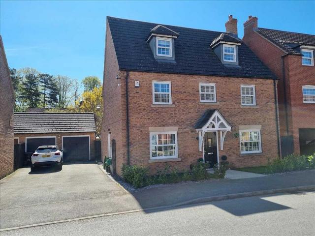 5 bedroom detached house for sale