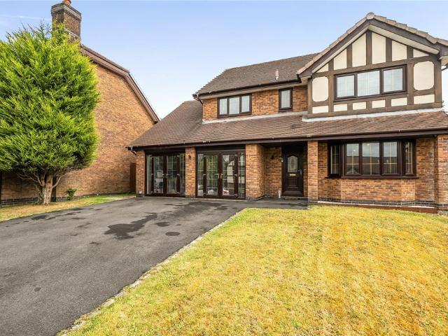 5 bedroom detached house for sale