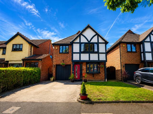 5 bedroom detached house for sale