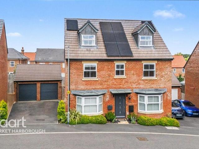5 bedroom detached house for sale