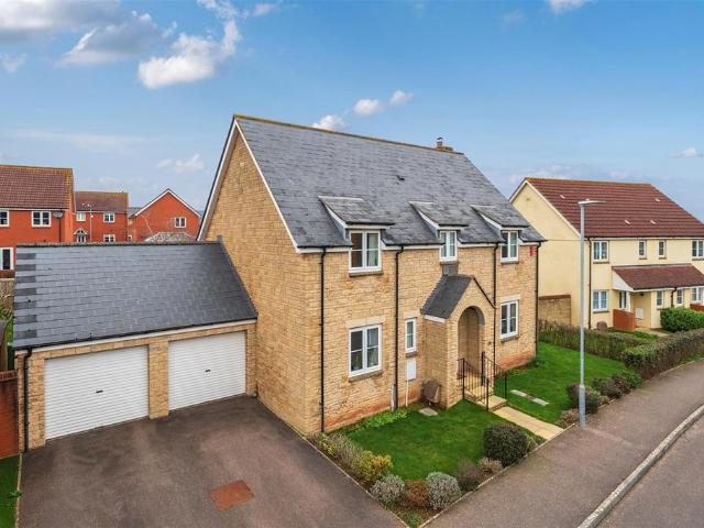 5 bedroom detached house for sale