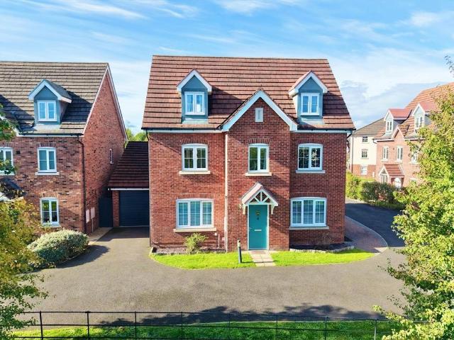 5 bedroom detached house for sale