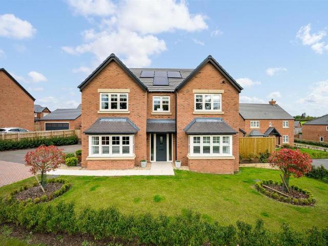 5 bedroom detached house for sale