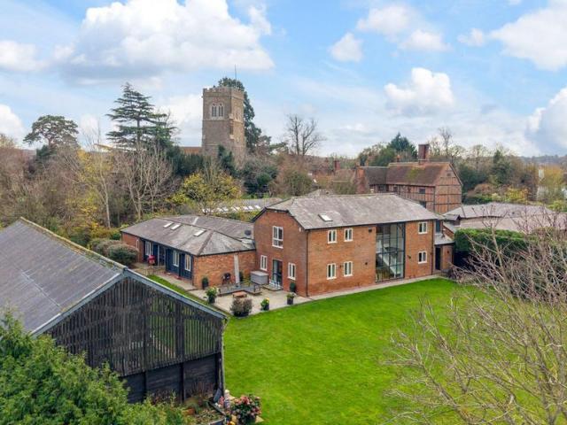 5 bedroom detached house for sale