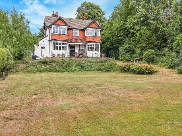 5 bedroom detached house for sale