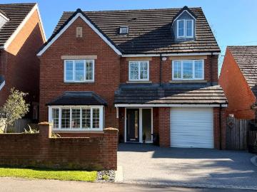 5 bedroom detached house for sale