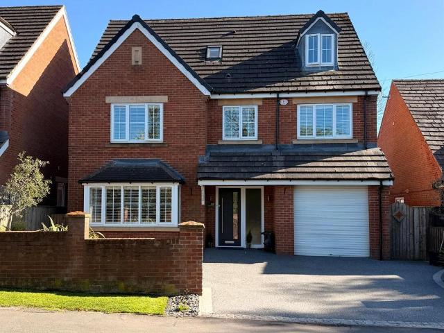 5 bedroom detached house for sale