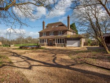 5 bedroom detached house for sale