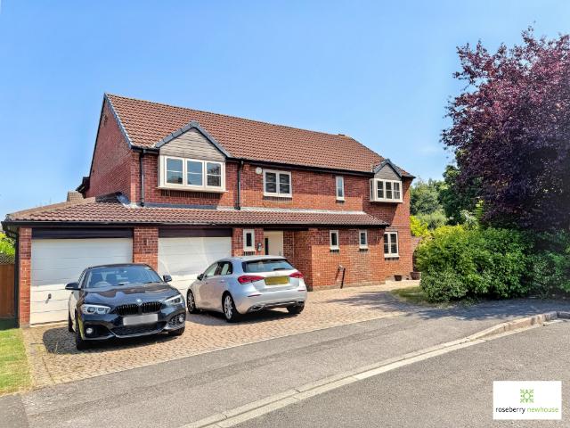 5 bedroom detached house for sale