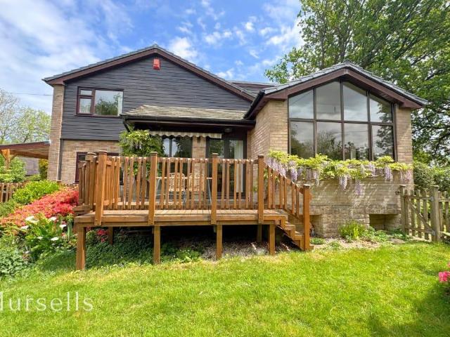 5 bedroom detached house for sale