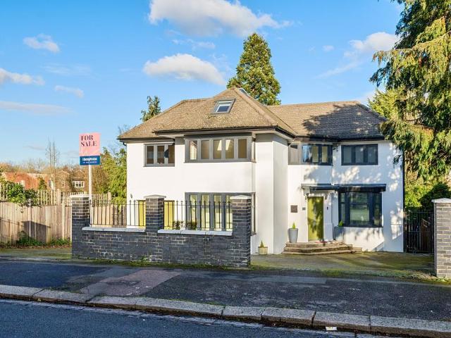 5 bedroom detached house for sale