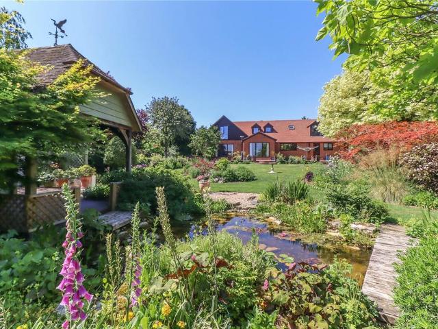 5 bedroom detached house for sale