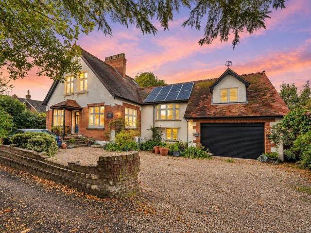 5 bedroom detached house for sale
