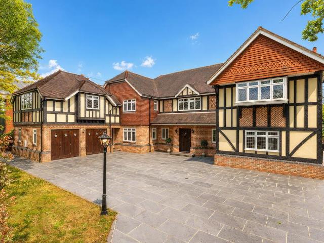 5 bedroom detached house for sale