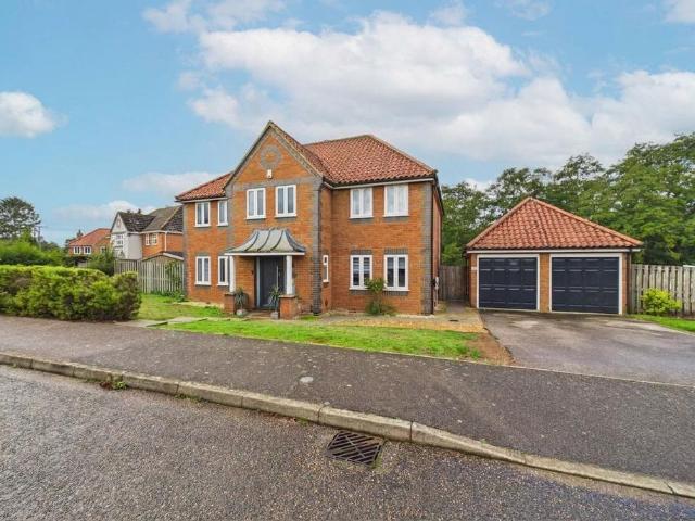 5 bedroom detached house for sale