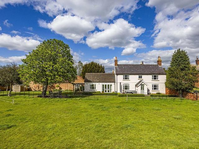 5 bedroom cottage for sale