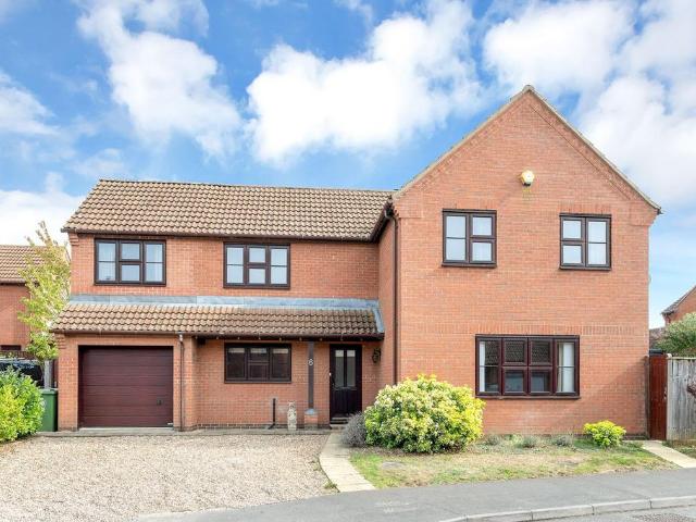 5 bedroom detached house for sale