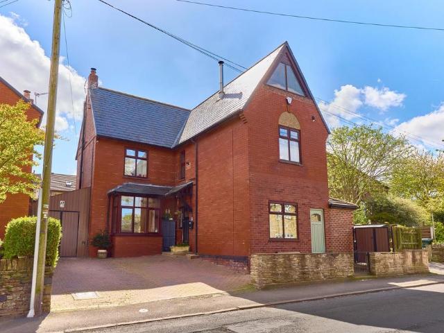 5 bedroom detached house for sale