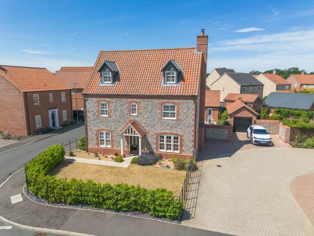 5 bedroom detached house for sale