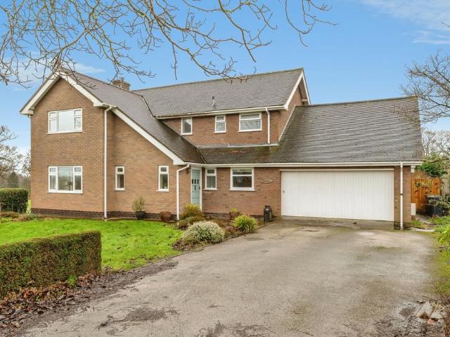 5 bedroom detached house for sale