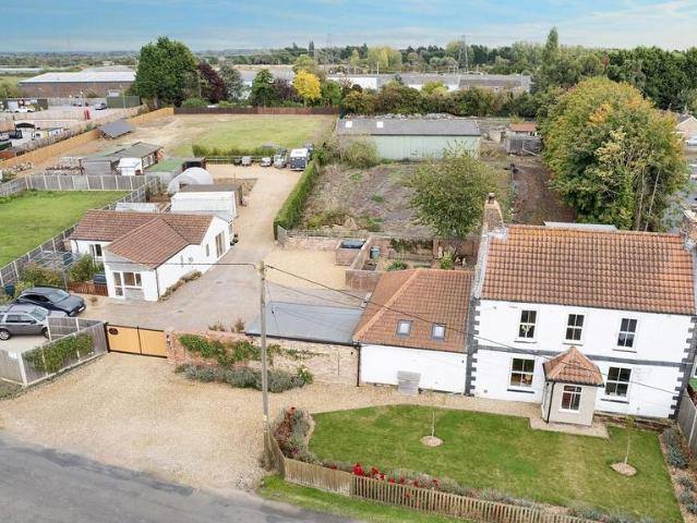 8 bedroom detached house for sale