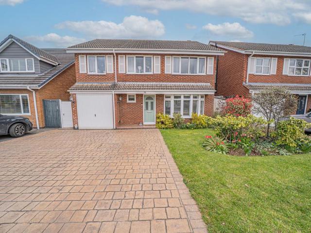 5 bedroom detached house for sale